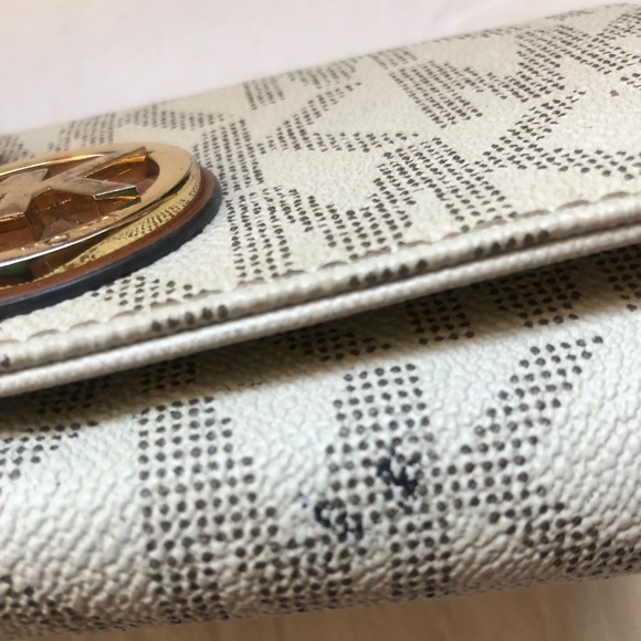 Michael Kors Fulton Continental Flap Wallet Signature MK Vanilla - Picture 2 of 7